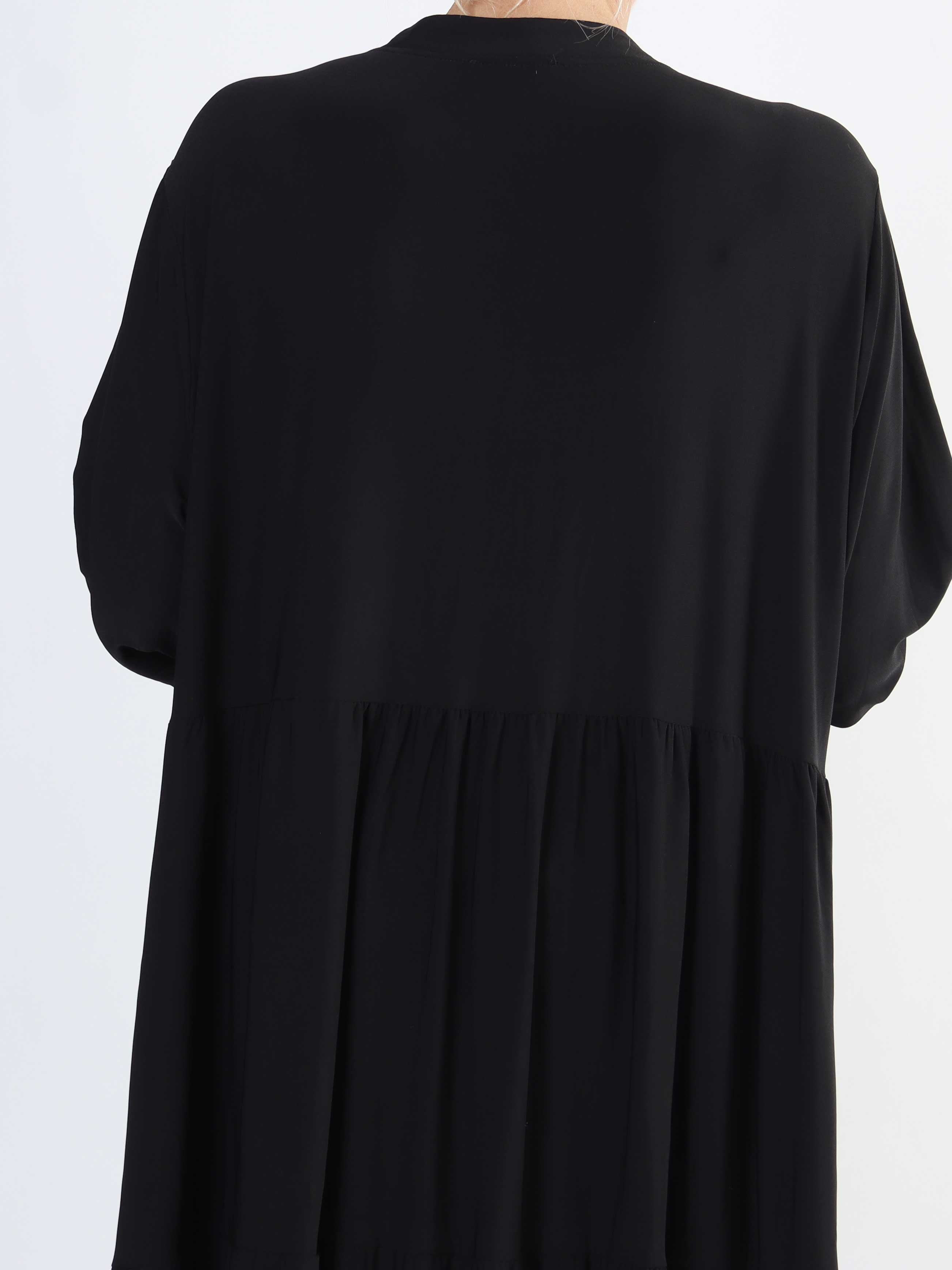 Milano Plain - Lang ensfarvet plus size kjole med lag på lag look